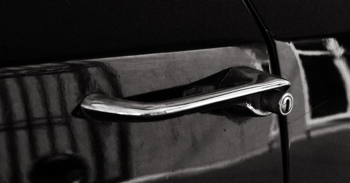 Broken Key Stuck in the Lock: Safe Ways to Handle It — 5th Ave Locksmith Brooklyn