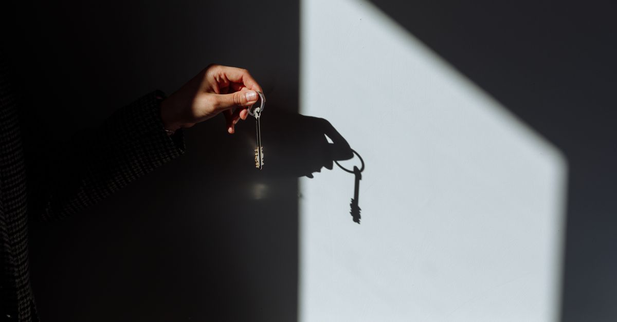 Key Locked Inside? How Pros Open Doors Without Damage — 5th Ave Locksmith Brooklyn